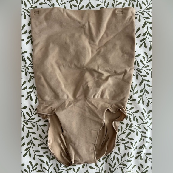 Skims Core Control HIGH-WAISTED BRIEF - clay - XL - Picture 5 of 12